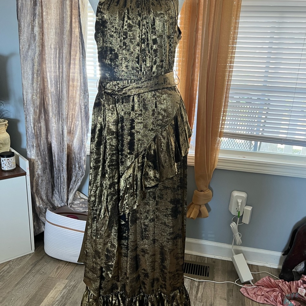 Elegant Metallic Maxi Dress